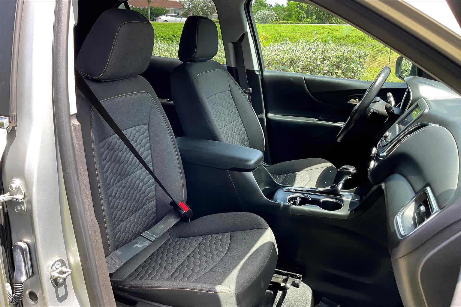 2021 Chevrolet Equinox LT photo 6