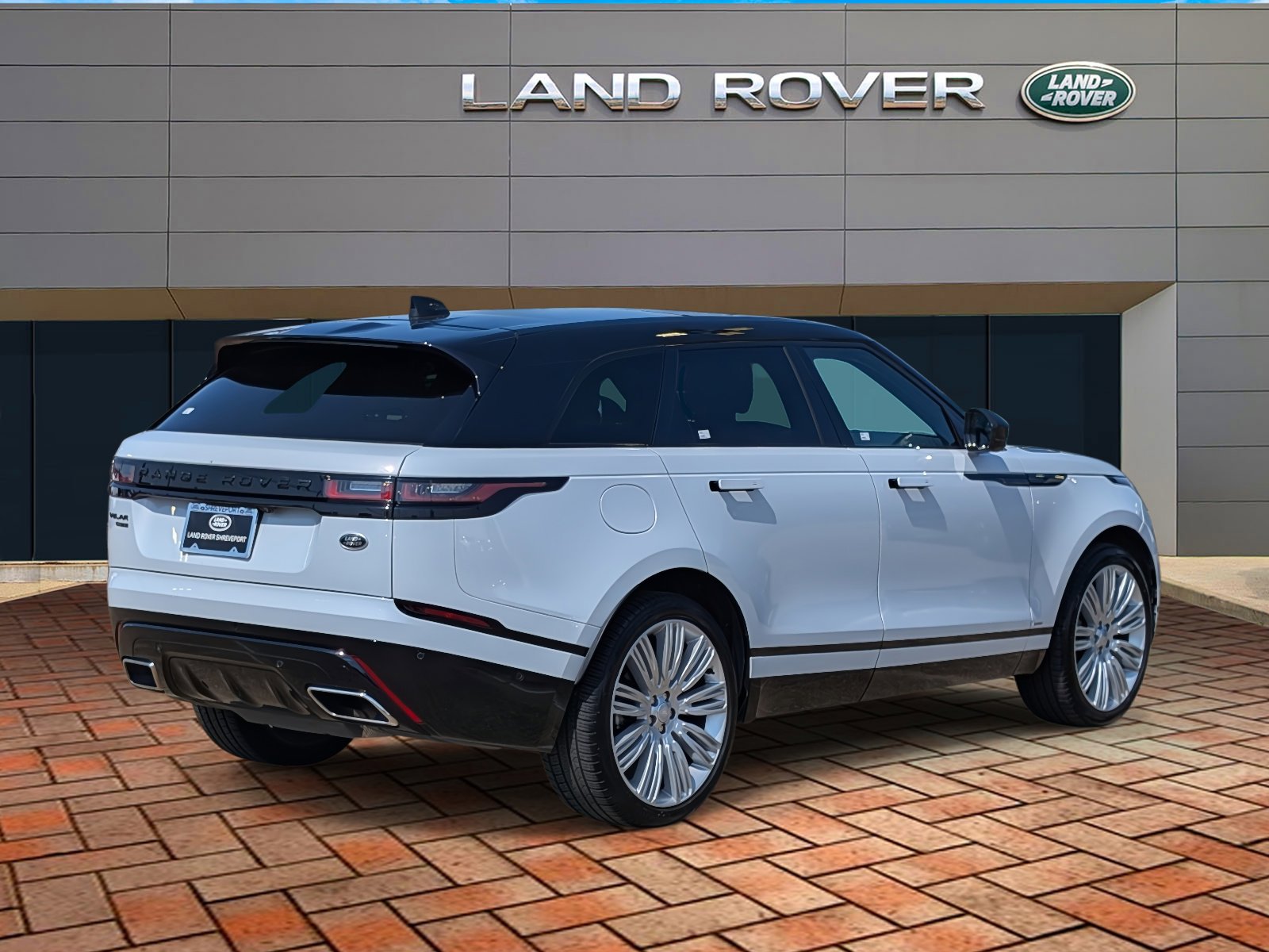2021 Land Rover Range Rover Velar P340 R-Dynamic S photo 4