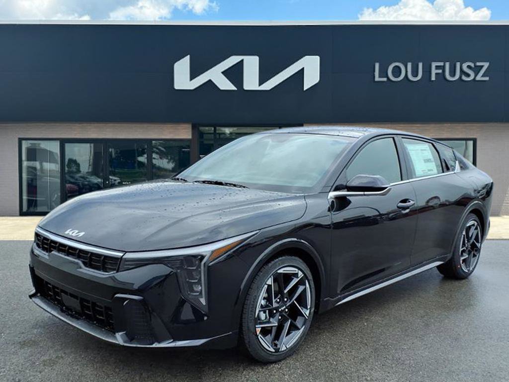2025 Kia K4 GT-Line's photo
