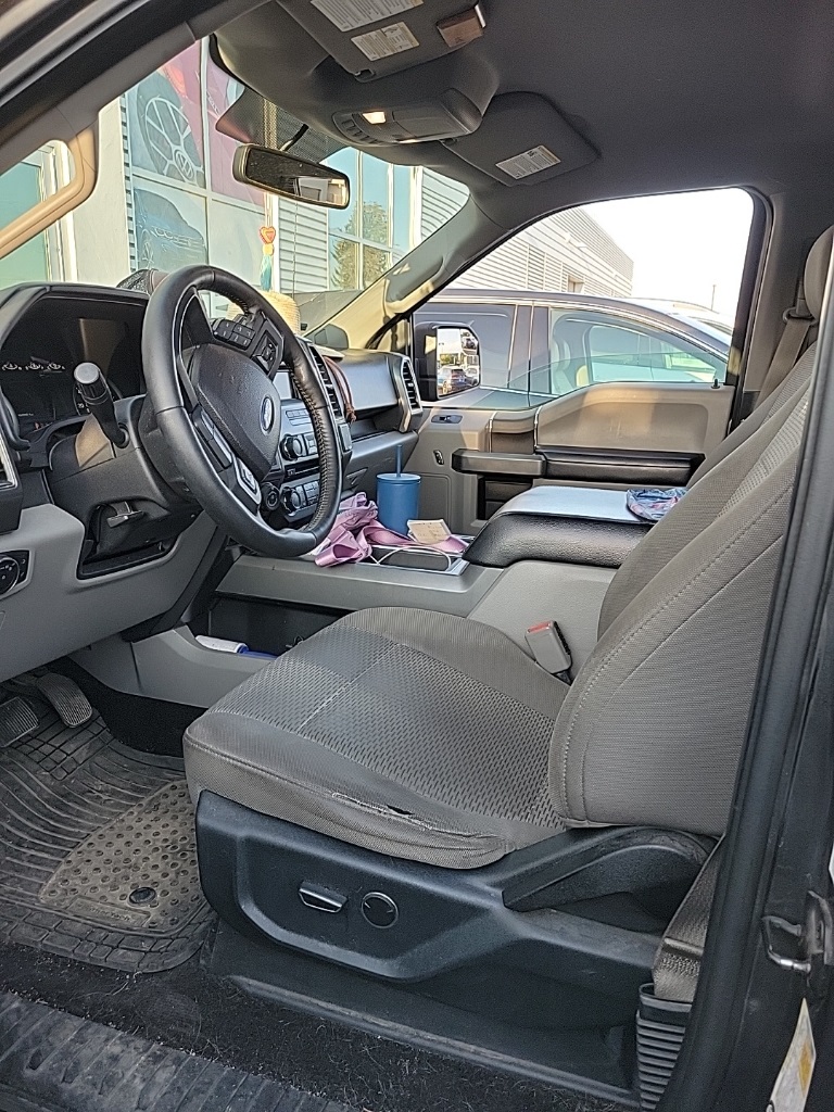 2017 Ford F-150 XLT photo 5