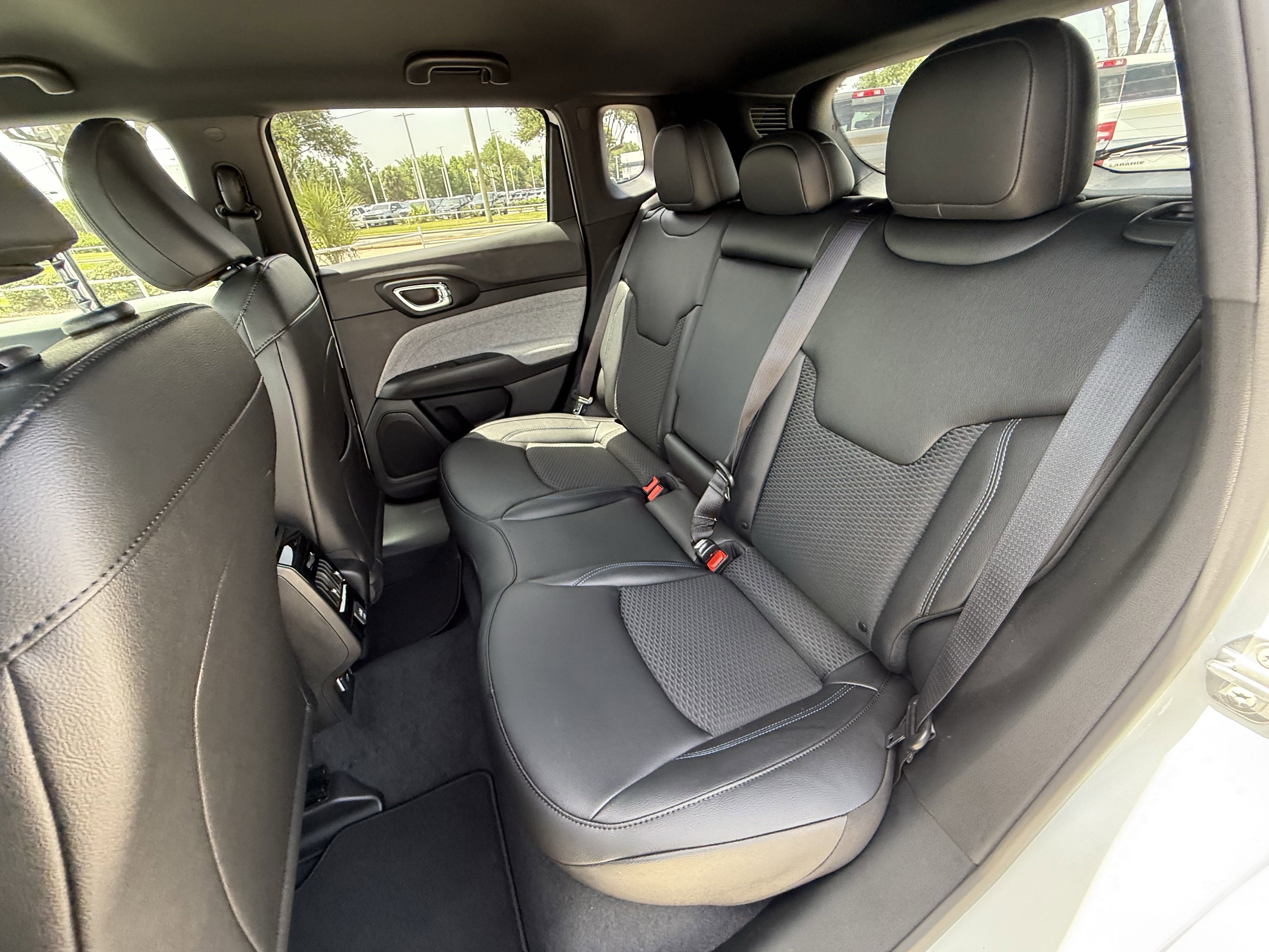 2025 Jeep Compass North Edition Latitude photo 8