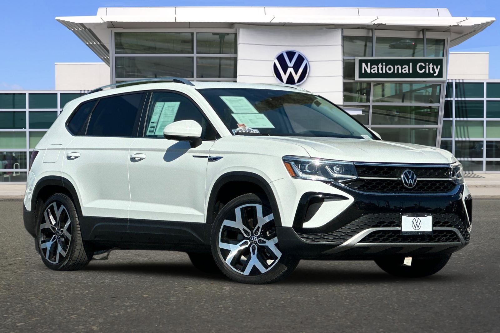 2022 Volkswagen Taos SEL photo 2