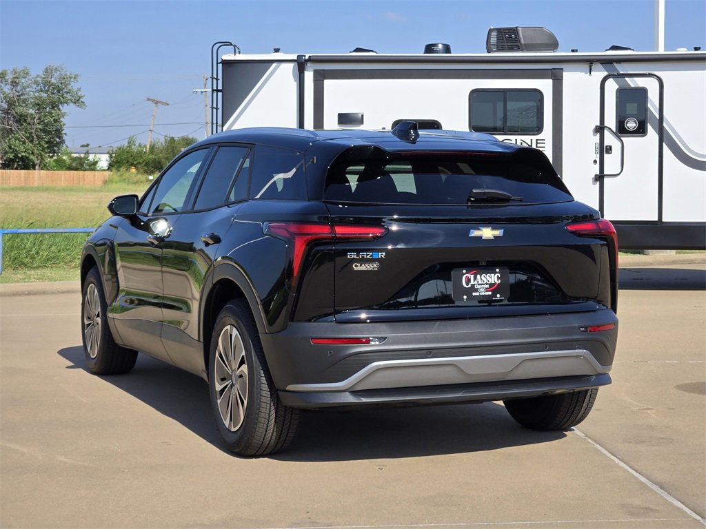 2025 Chevrolet Blazer EV photo 2