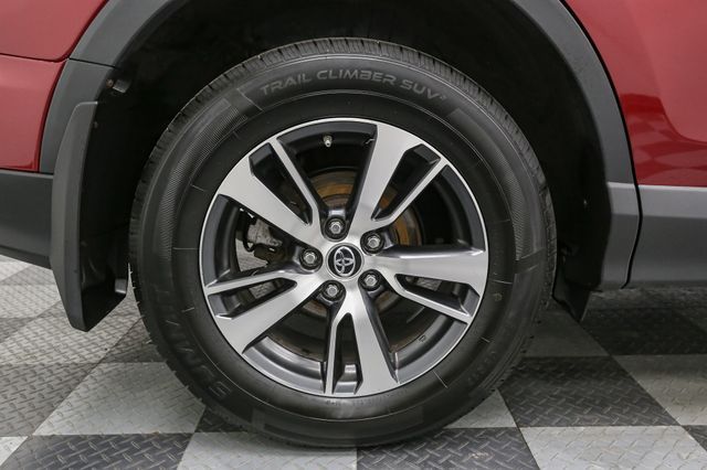 2018 Toyota RAV4 XLE photo 13