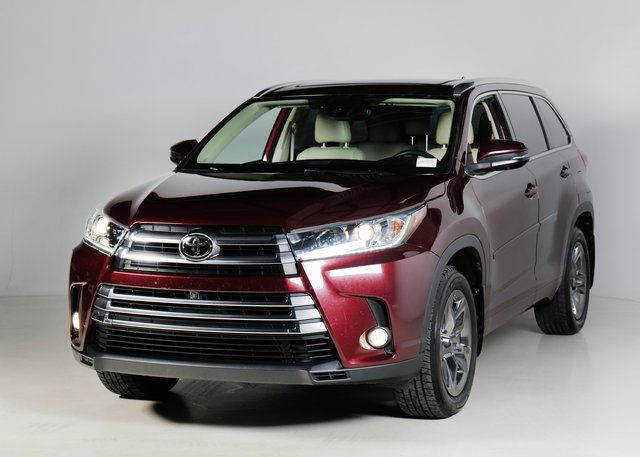 2018 Toyota Highlander Limited Platinum's photo