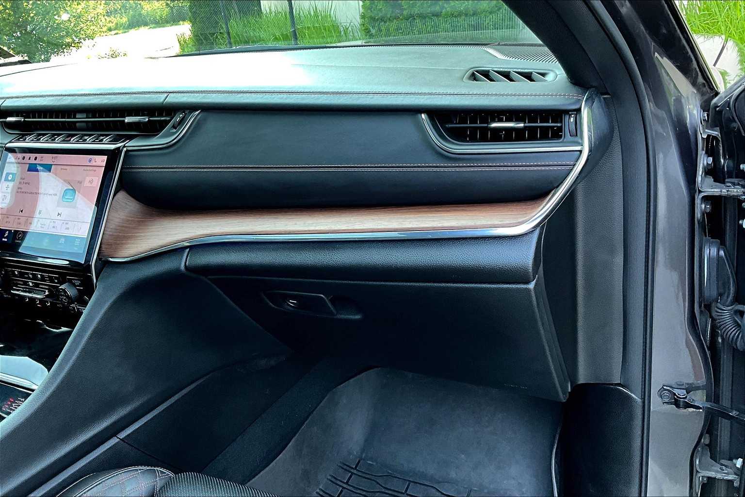 2023 Jeep Grand Cherokee Summit photo 18
