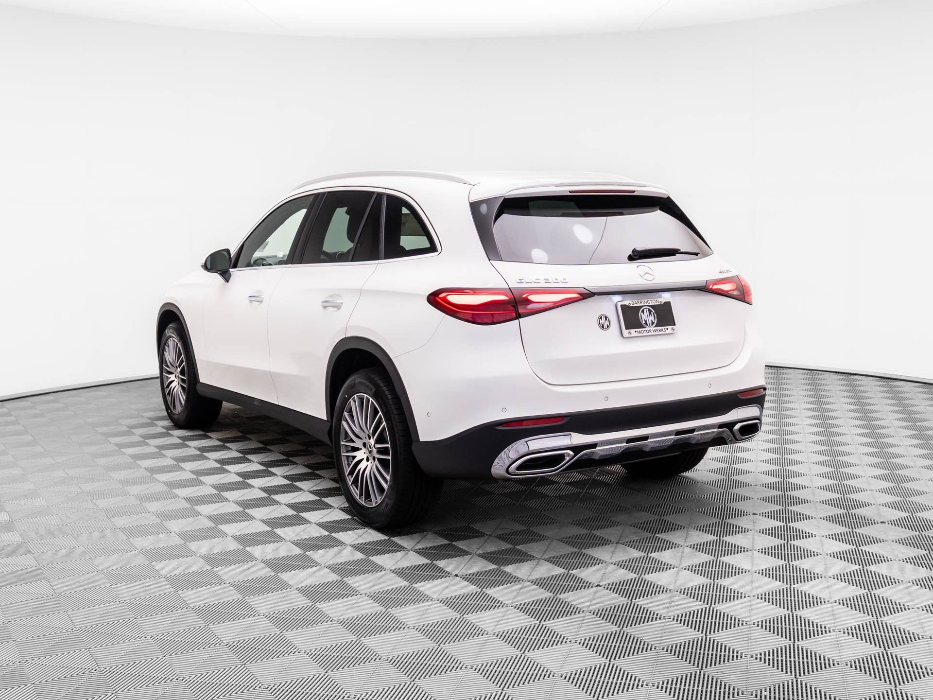 2026 Mercedes Benz GLC 300 4MATIC photo 2