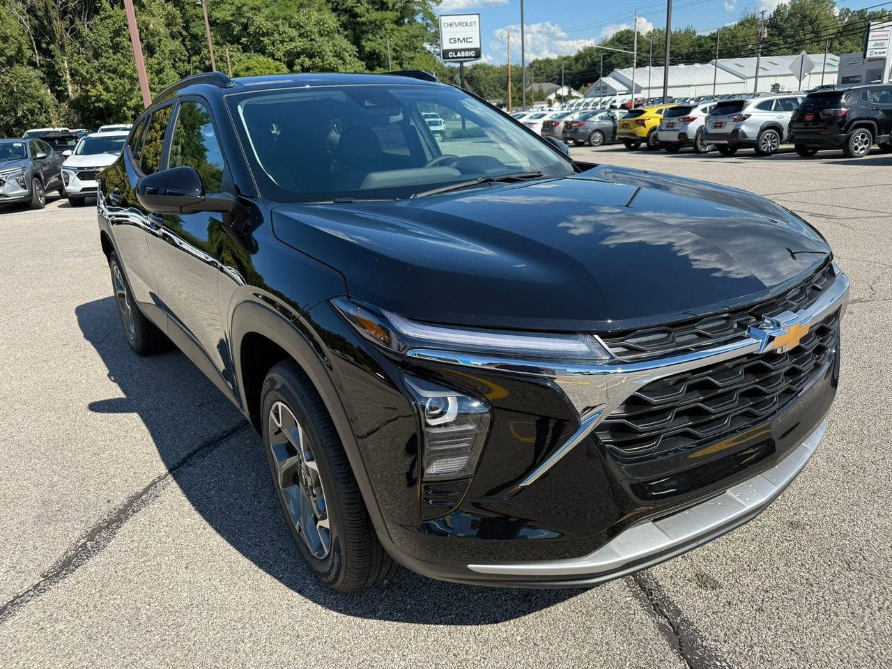 2025 Chevrolet Trax LT photo 9