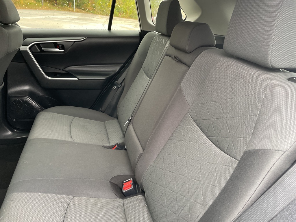 2023 Toyota RAV4 XLE photo 4