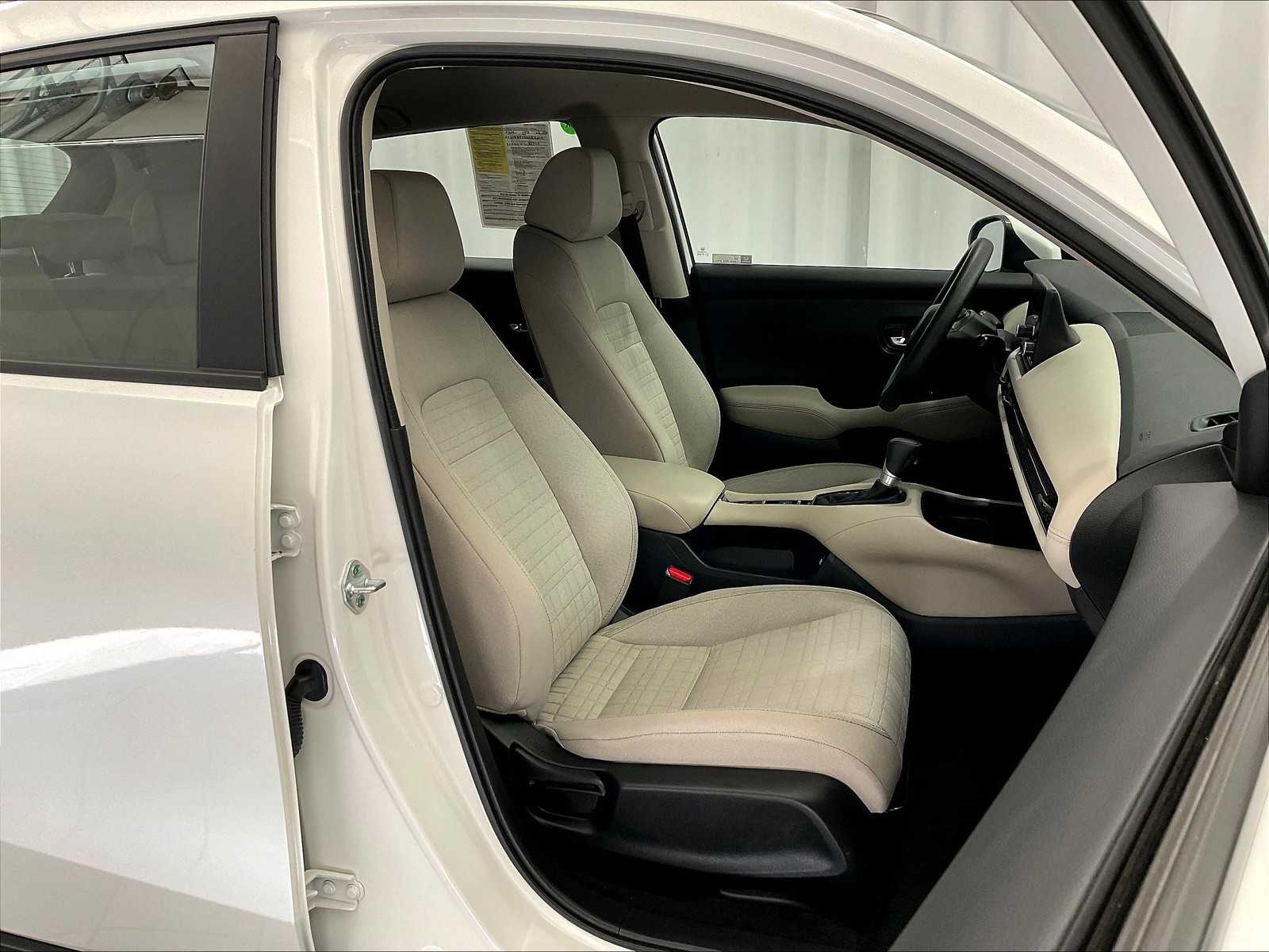 2023 Honda HR-V LX photo 9