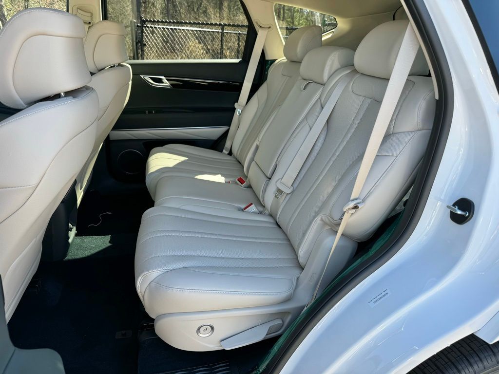 2025 Genesis GV80 2.5T AWD photo 16