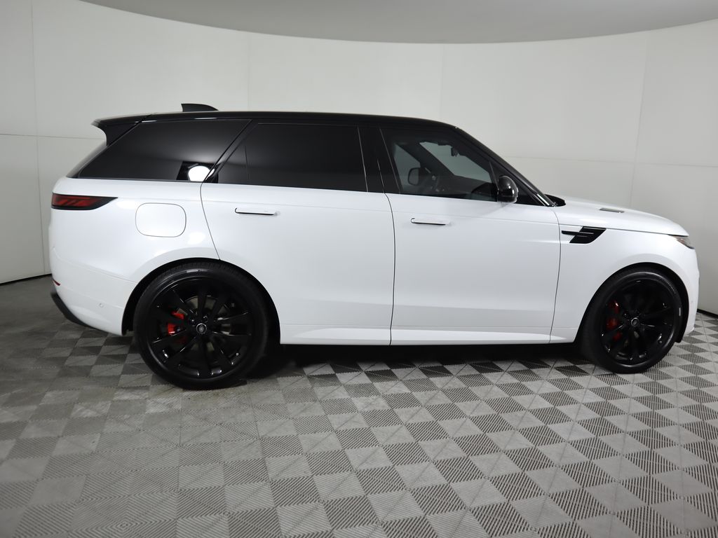 2025 Land Rover Range Rover Sport SE photo 4