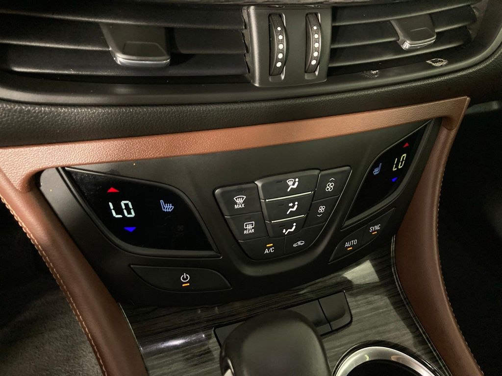 2017 Buick Envision Essence photo 3