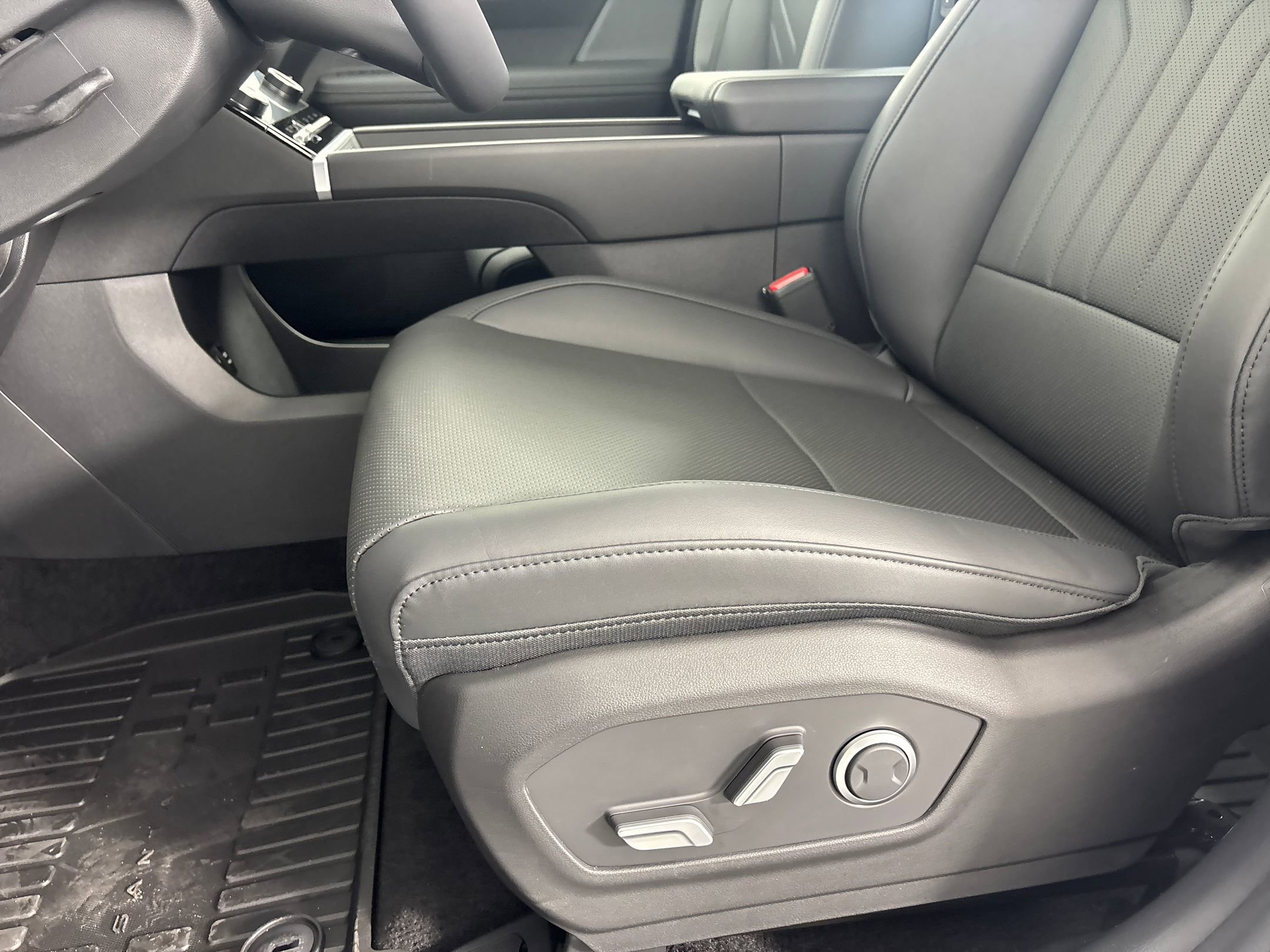 2026 Hyundai Santa Fe SEL photo 12