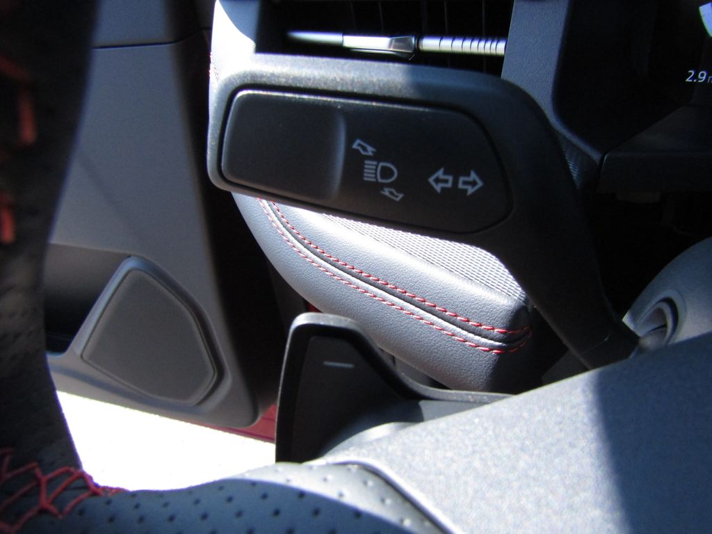 2025 Ford Explorer ST photo 16