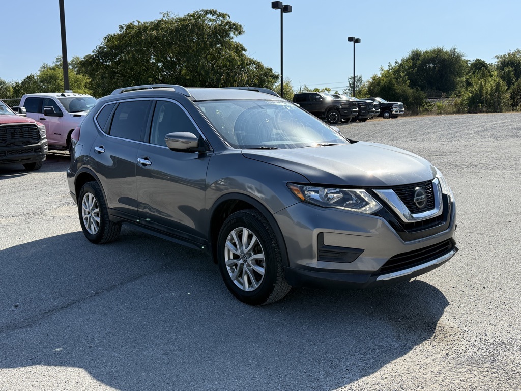 2018 Nissan Rogue SV photo 2