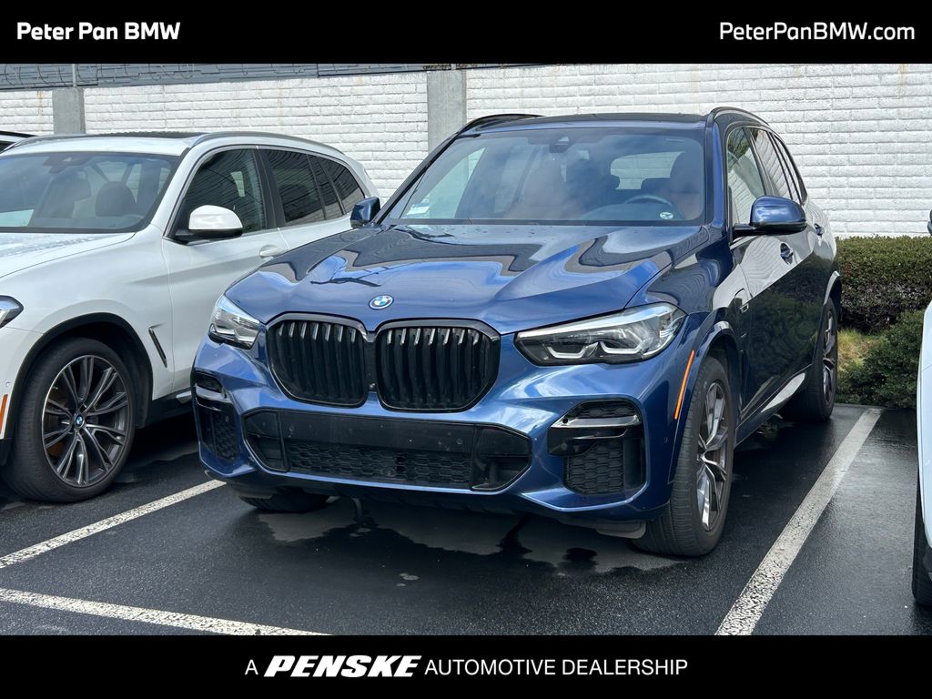 2023 BMW X5 45e's photo