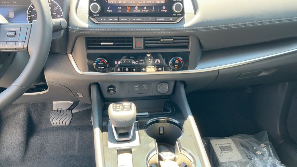 2026 Nissan Rogue SV photo 13