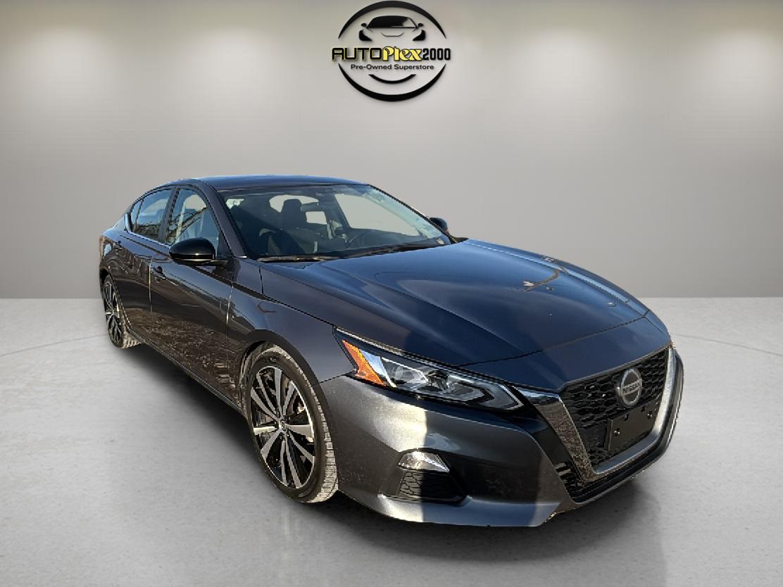 2022 Nissan Altima 2.5 SR photo 2