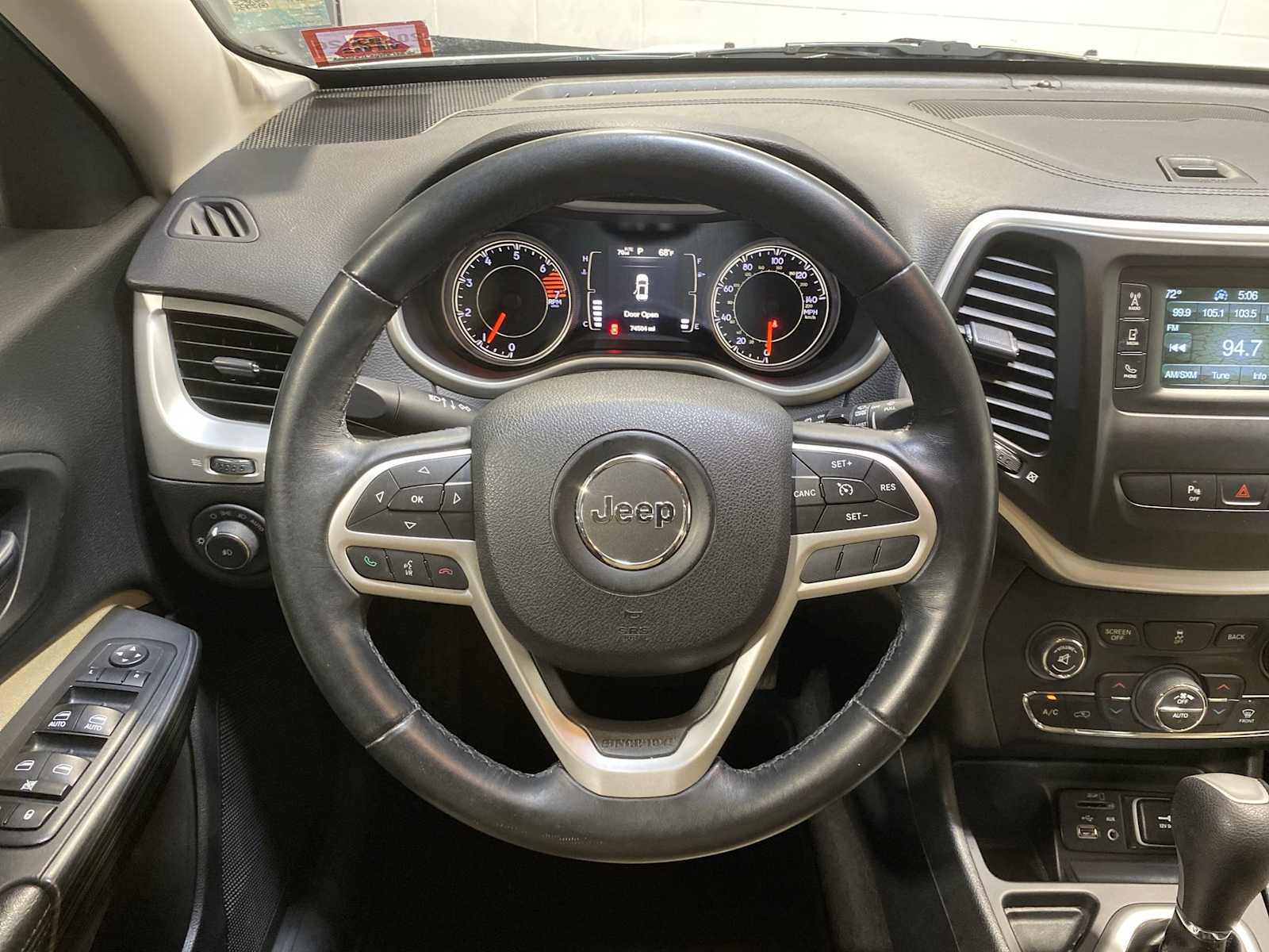 2017 Jeep Cherokee Latitude photo 13