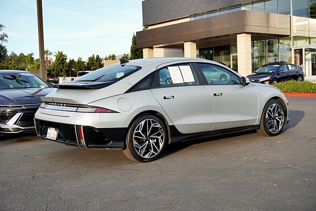 Used 2023 Gold Hyundai SEL image 7