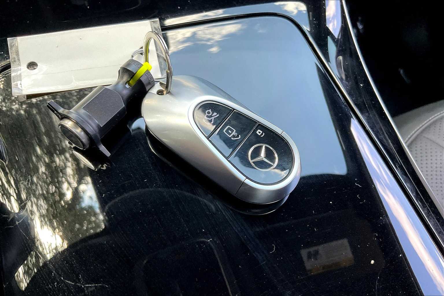 2023 Mercedes Benz EQS SUV 450 photo 13
