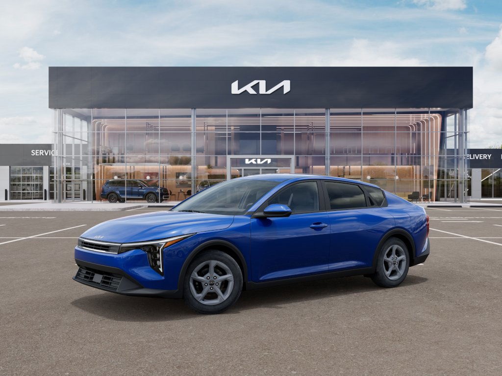 2025 Kia K4 LXS photo 3