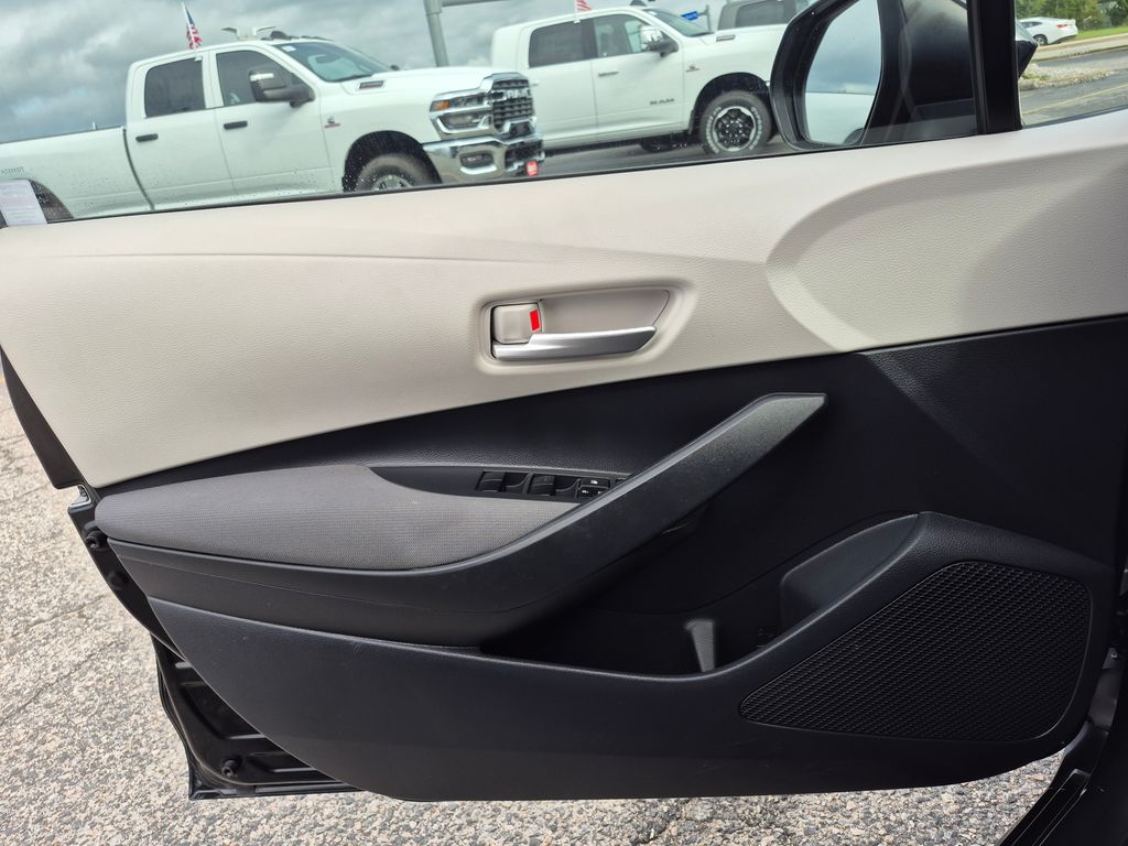 2020 Toyota Corolla L photo 13