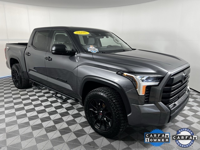 2023 Toyota Tundra SR5's photo