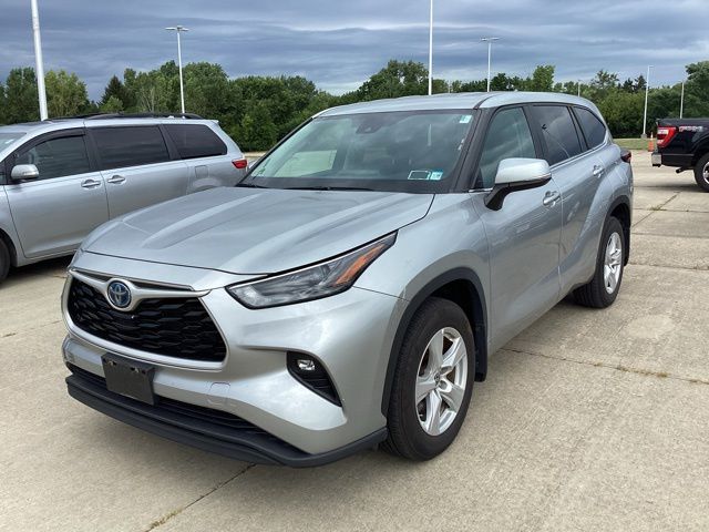 2023 Toyota Highlander Hybrid LE photo 7