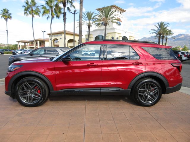 2025 Ford Explorer ST's photo