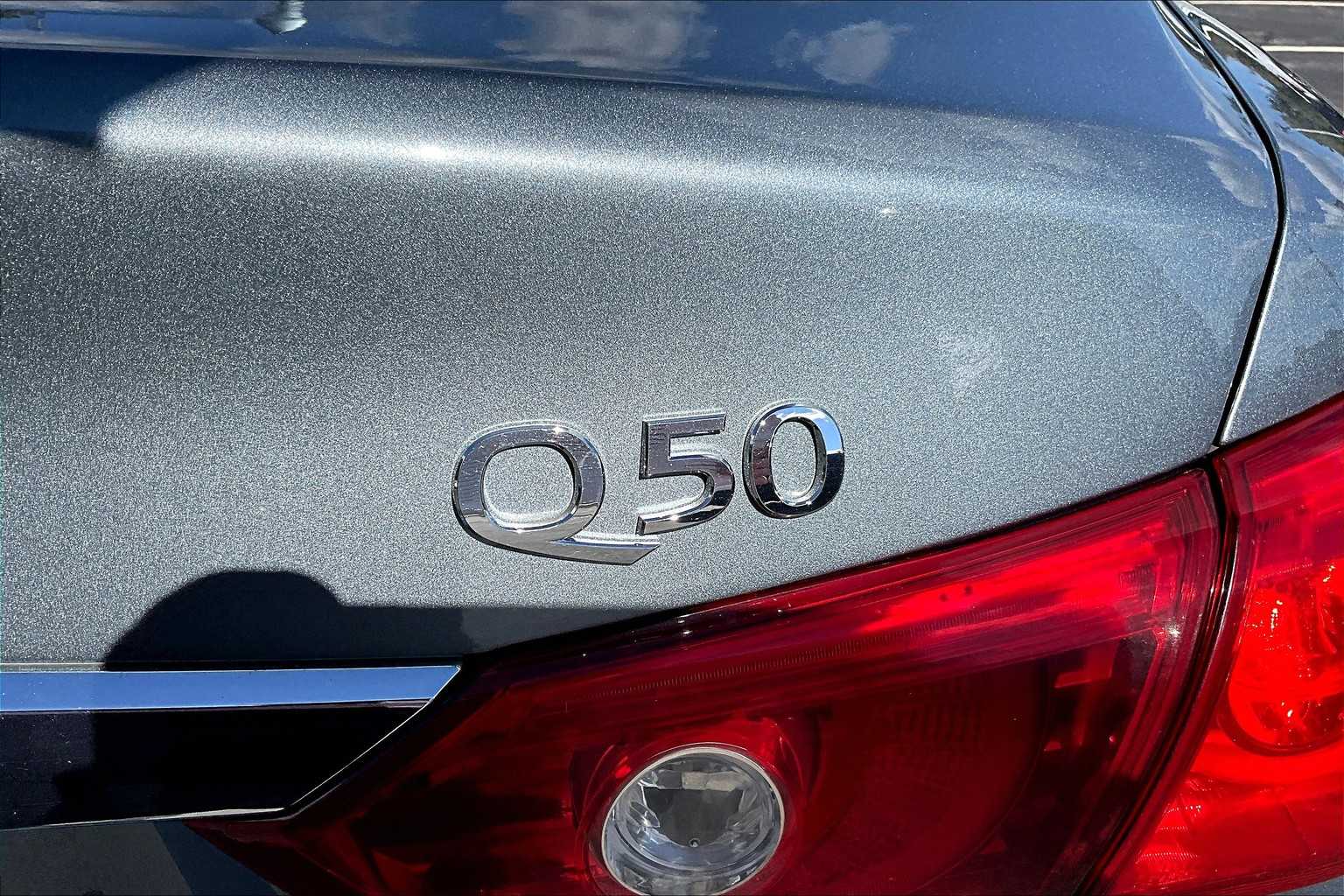 2014 Infiniti Q50 Premium photo 9