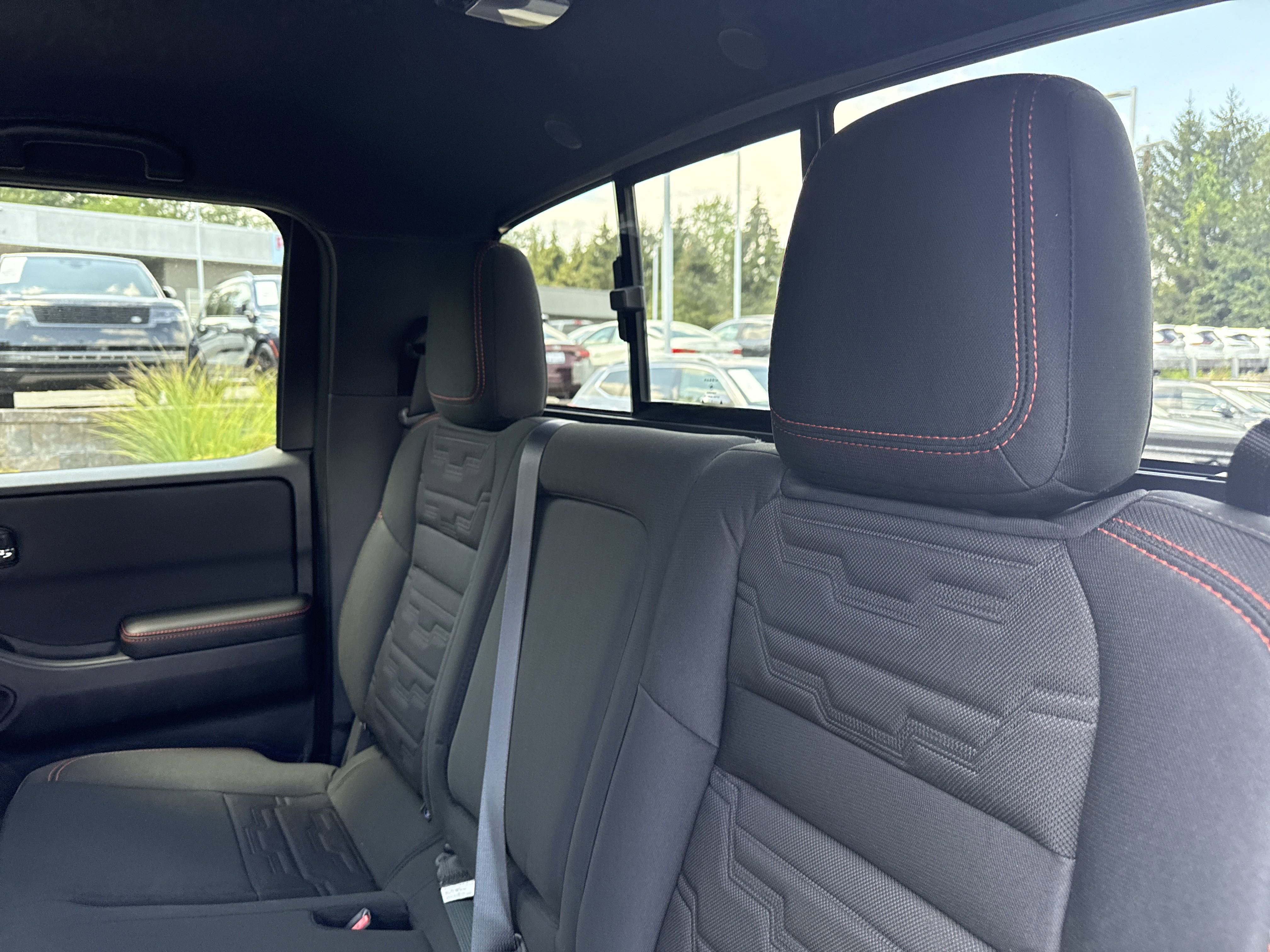2025 Nissan Frontier Crew Cab PRO-4X photo 5