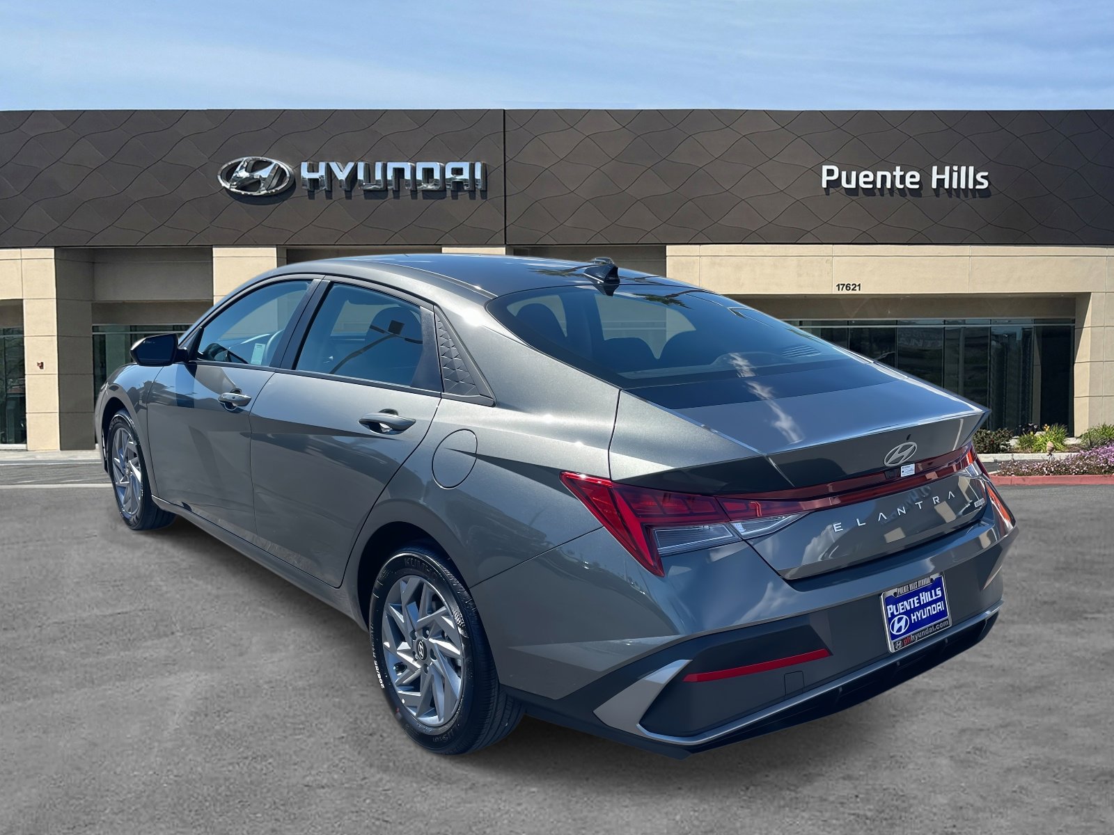 2025 Hyundai Elantra Hybrid Blue photo 3