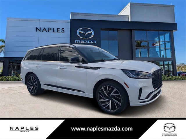 2025 Lincoln Aviator Black Label's photo