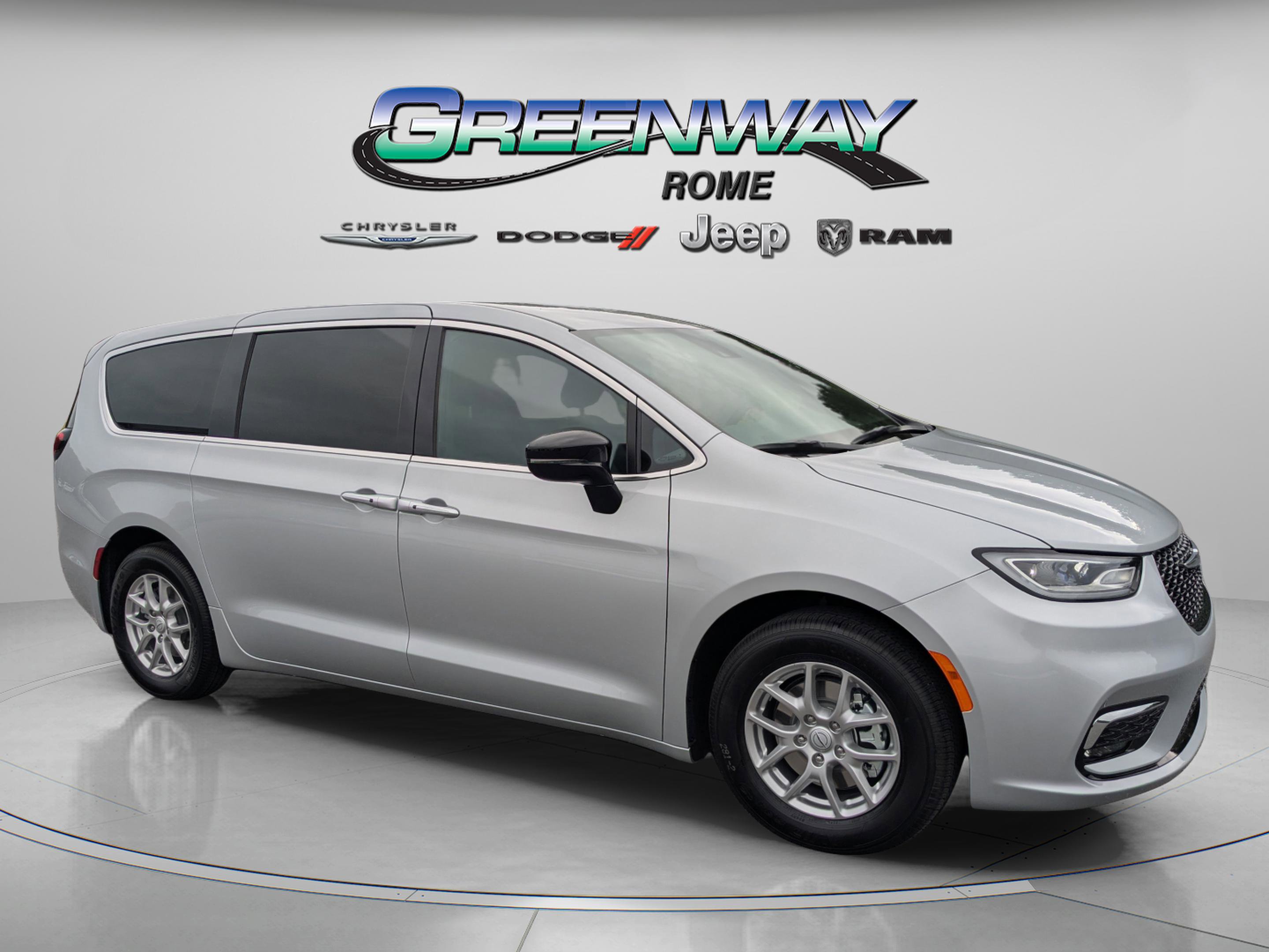 2026 Chrysler Pacifica Select's photo