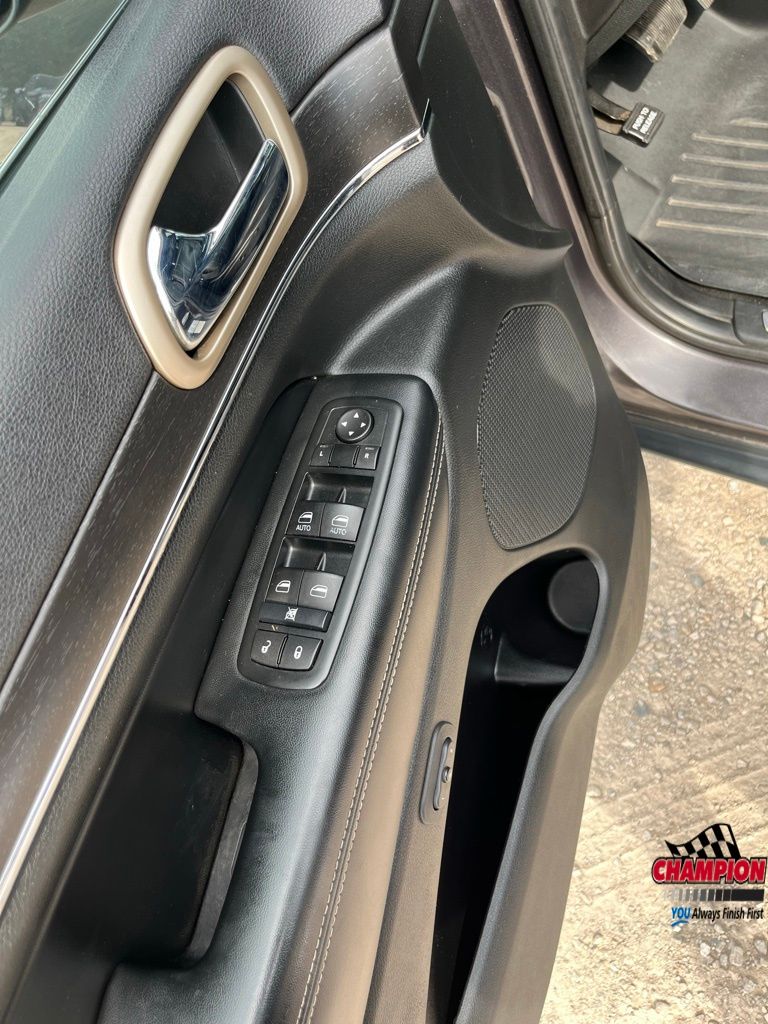 2015 Jeep Grand Cherokee Limited photo 6
