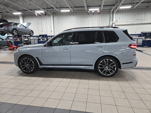 2024 Bmw X7 M60i photo 2