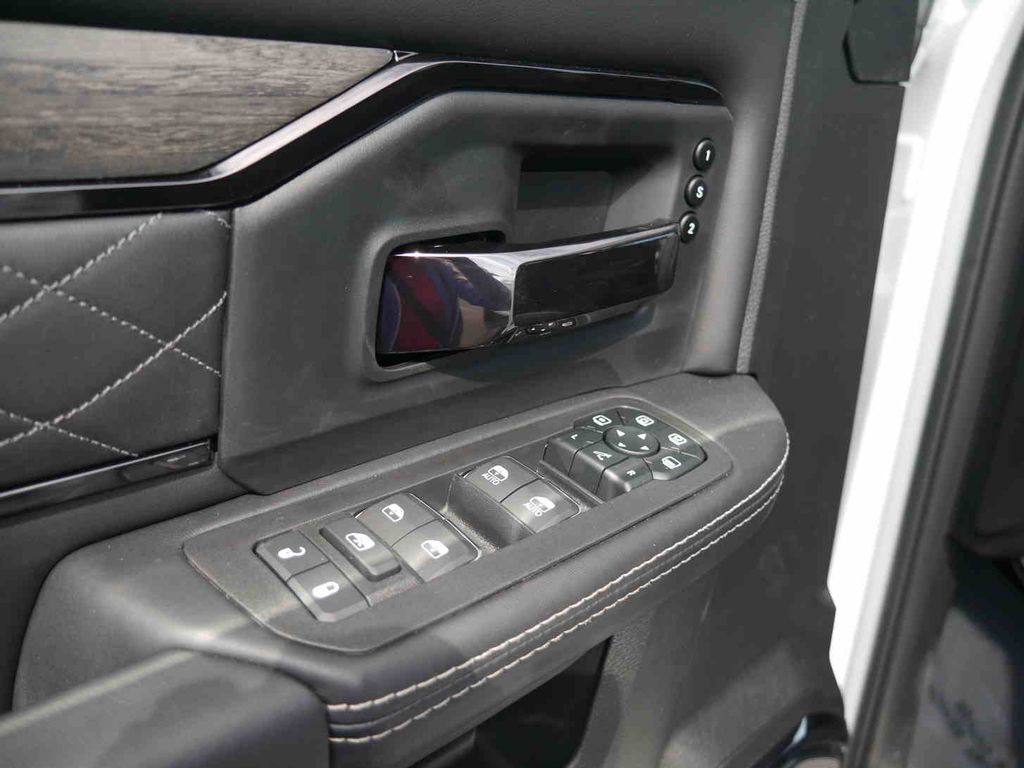 2026 Ram 3500 Limited photo 37