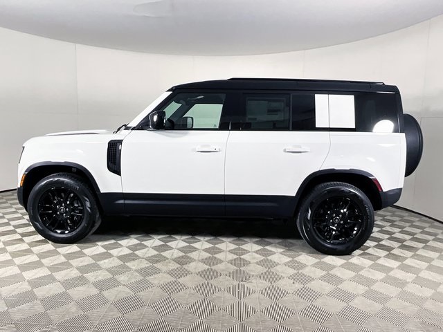 2025 Land Rover Defender 110 S photo 2