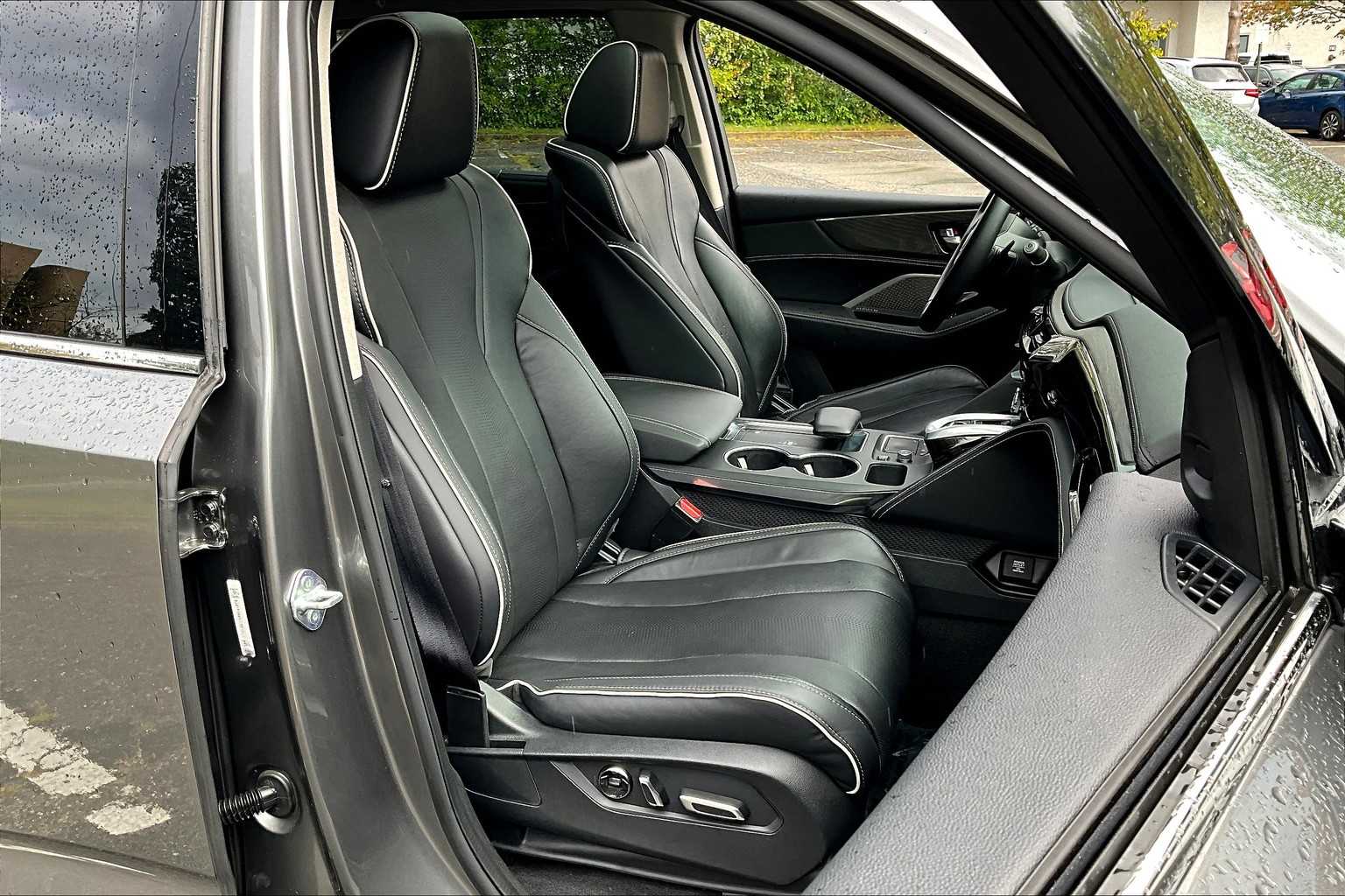 2023 Acura MDX SH-AWD Advance photo 16