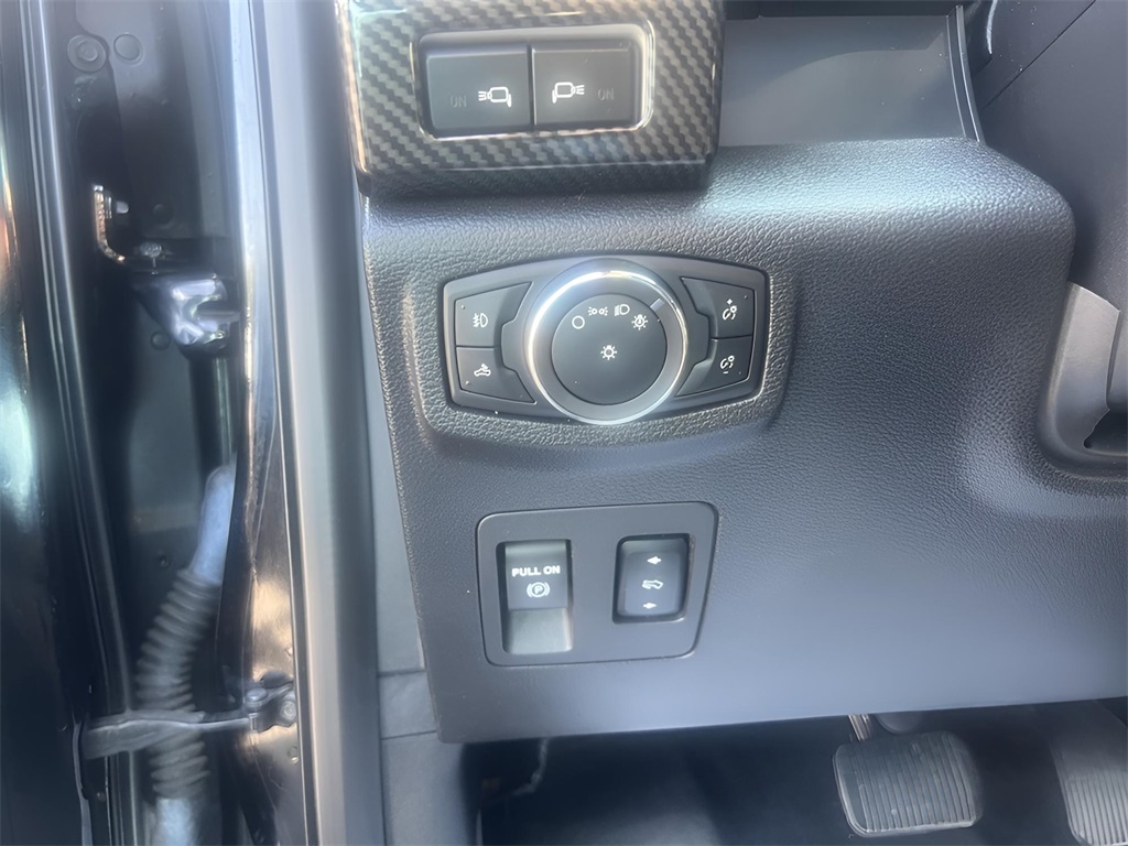 2018 Ford F-150 Lariat photo 22