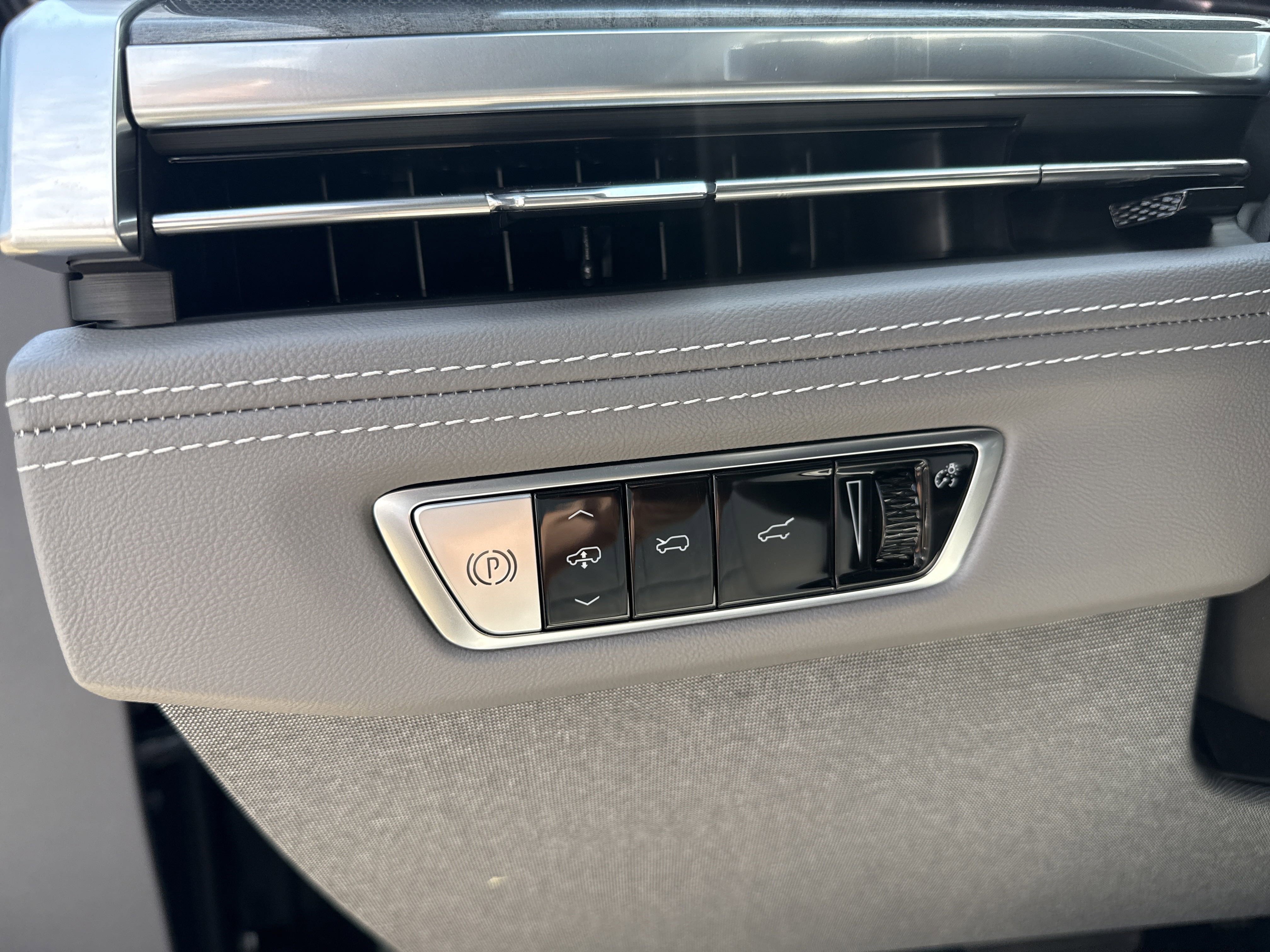 2026 Cadillac Escalade IQ Sport photo 11