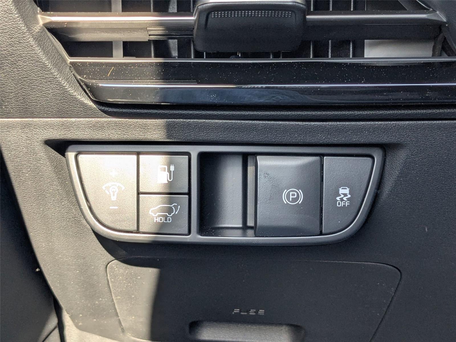 2025 Kia EV6 Wind photo 16