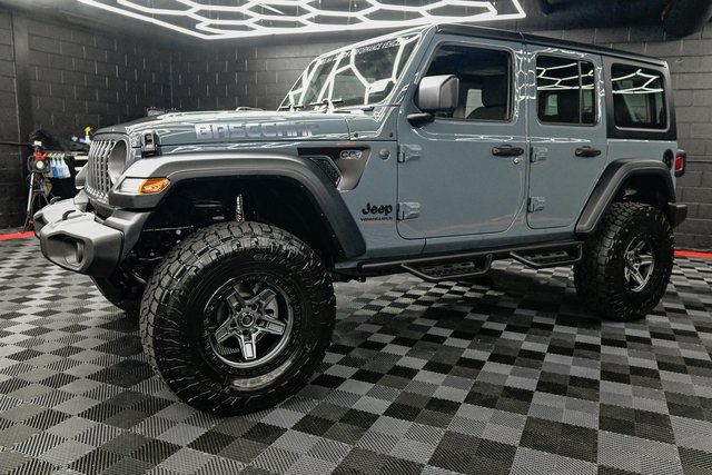 2025 Jeep Wrangler Sport photo 3