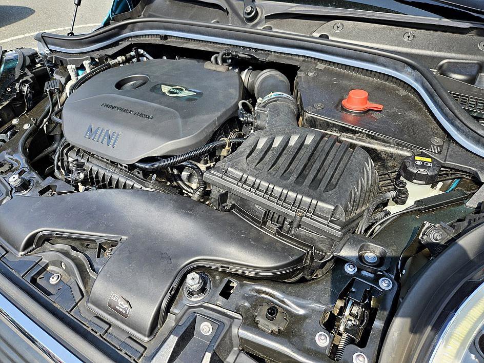2018 Mini Cooper Base Convertible photo 16