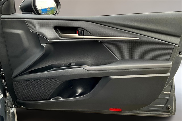 2025 Toyota Camry SE photo 17