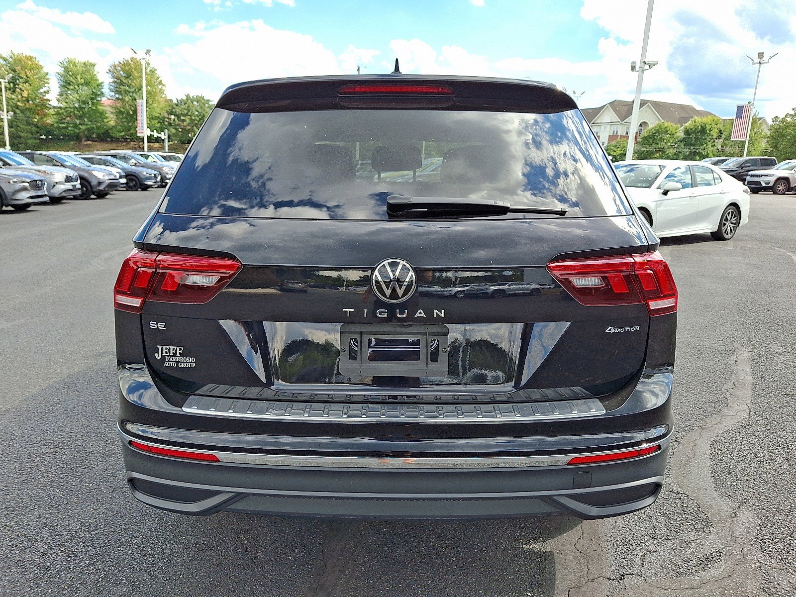 2024 Volkswagen Tiguan SE photo 4