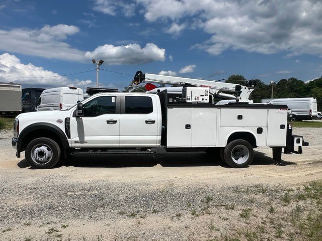 2024 Ford F-550 photo 3