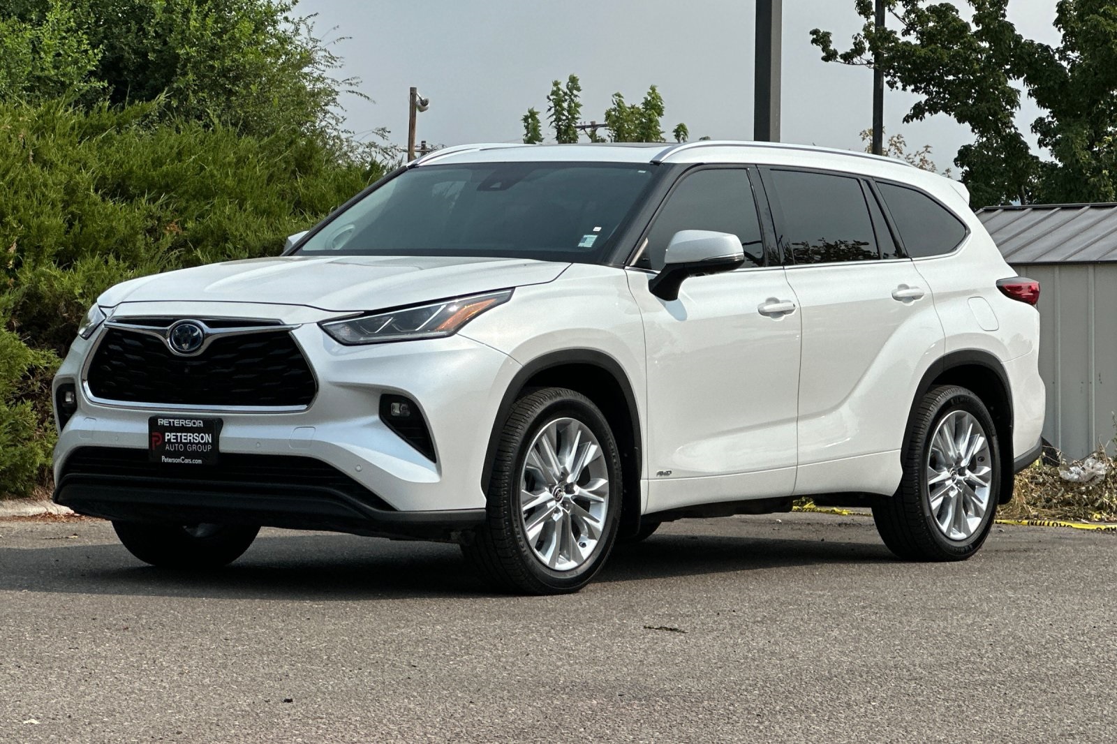 2022 Toyota Highlander Hybrid Limited photo 7